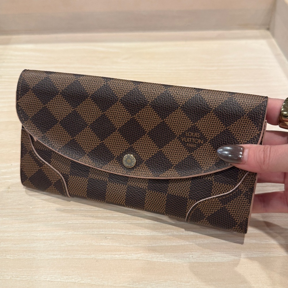 Louis Vuitton Sarah Wallet